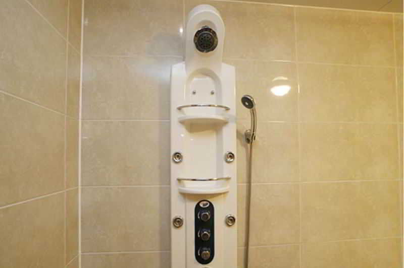 Two Be In Tourist Hotel
