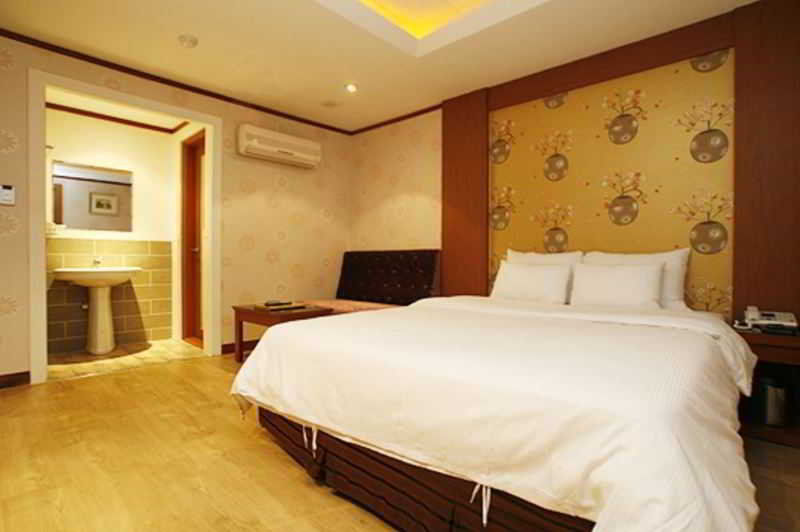 Hotel Two Be In Tourist