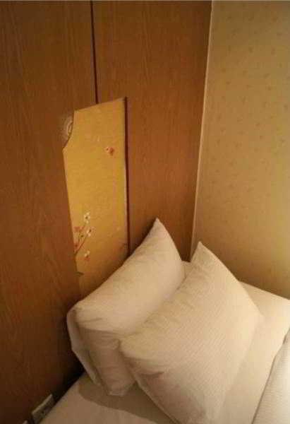 Two Be In Tourist Hotel